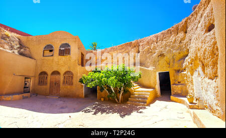 Innenhof der Berber u-Wohnungen. Matmata, Tunesien, Nordafrika Stockfoto