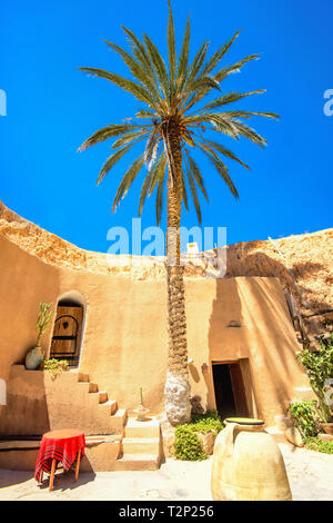 Innenhof der Berber u-Wohnungen. Matmata, Tunesien, Nordafrika Stockfoto