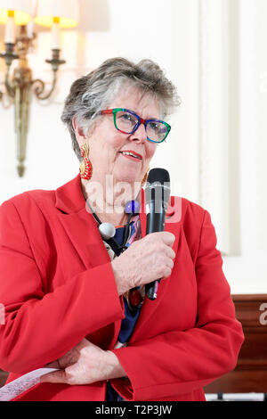 Prue Leith in den Oldie literarische Mittagessen 02.04.19. Stockfoto