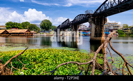 Die Brücke am Kwai in Kanchanaburi, Thailand. Die meisten besuchten in Thailand statt. Stockfoto