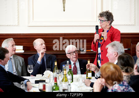 Prue Leith in den Oldie literarische Mittagessen 02.04.19. Stockfoto