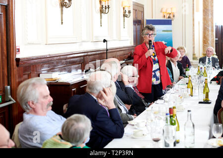 Prue Leith in den Oldie literarische Mittagessen 02.04.19. Stockfoto