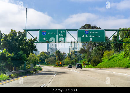 Fahrt in Richtung Downtown San Diego, Kalifornien Stockfoto