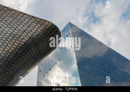Mexiko City: Die soumaya Museum beherbergt eine private Kunstsammlung vom 15. bis Mitte des 20. Jahrhunderts. Stockfoto