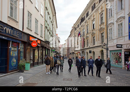 Passanten auf der Straße Stockfoto