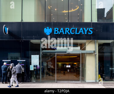 Birmingham, England - 17. März 2019: Der Eintritt der Barclays Bank Filiale an der High Street zu Stockfoto