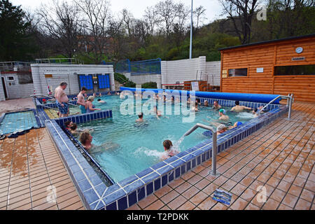 Gellért Heilbad und Schwimmbad (auch als das Gellért Bad bekannt oder in Ungarisch als das Gellért gyógyfürd?) Ist ein Bad in Budapest in H Stockfoto