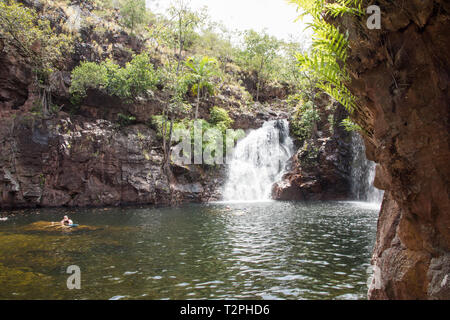 Litchfield, Northern Territory, Australia-December 24,2017: Touristen, Florence Falls Pools im Litchfield Nationalpark in NT, Australien Stockfoto