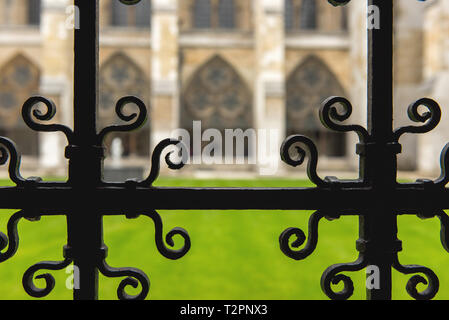 Klöster und Innenhof des Royal Westminster Abbey. London, Großbritannien Stockfoto