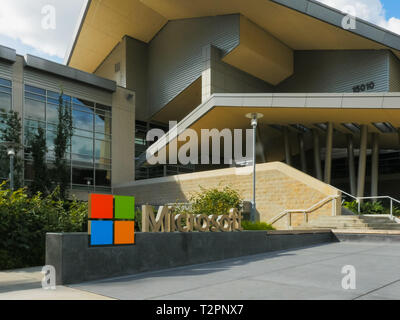 REDMOND, Washington, USA - 3. September 2015: In der Nähe Außenansicht des Microsoft Hauptquartier. Microsoft ist ein multinationaler Konzern speciali Stockfoto