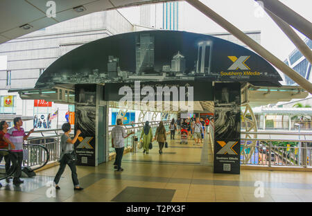 Gehweg zu City Square Mall, Johor Bahru, Malaysia Stockfoto