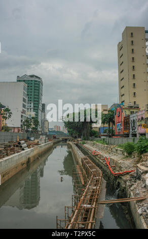 Sanierung der Segget River entlang der Jalan Wong Ah Fook, Johor Bahru, Malaysia Stockfoto