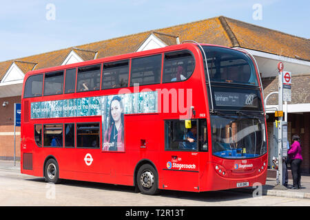 Stagecoach Doppeldecker Bus an der Haltestelle, Rainham Road, Rainham, London Borough von Havering, Greater London, England, Vereinigtes Königreich Stockfoto