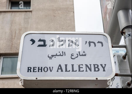Israel, Tel Aviv-Yafo - 29. März 2019: Allenby Street Name sign Stockfoto