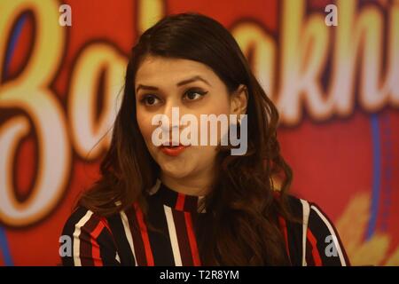 New Delhi, Indien. 03 Apr, 2019. Bollywood Schauspielerin Manara Chopra und Y. Rajeev Reddy (CMD, Country Club) Während die Einführung des Country Club MILLIARDÄR CARD Credit: Jyoti Kapoor/Pacific Press/Alamy leben Nachrichten Stockfoto