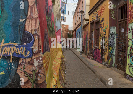 Farbenfrohe Architektur und Kunst im UNESCO Weltkulturerbe Valparaiso, Chile Stockfoto