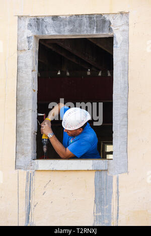 Miami Beach Florida, Hotelrenovierung, unter Neubau Baumeister, Beton, Fenster, Arbeiter, Arbeiter, Arbeiter, hispanische Männer, auch Stockfoto