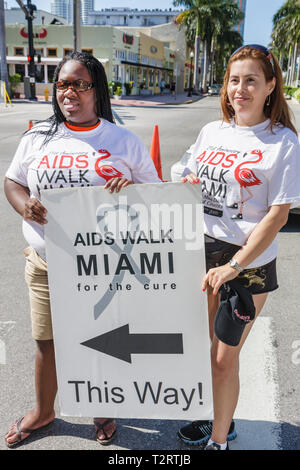 Miami Beach Florida,AIDS Walk Miami,Care Resource,HIV,Epidemie,Community Resource,Benefit,Charity,Fundraiser,Freiwillige Freiwillige Freiwillige arbeiten wo Stockfoto