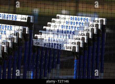 Stapel von Hürden bei einem High School Athletic Field Stockfoto