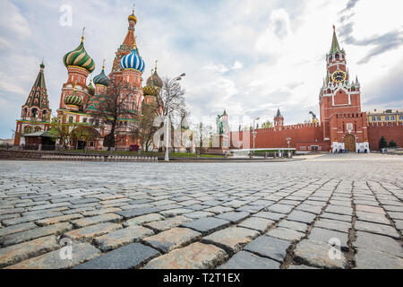 Die Basilius-kathedrale mit Kreml Gebäude - Moskau, Russland Stockfoto