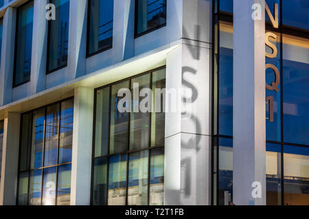 Die Stadt Cork, Cork, Irland. 04. April 2019. Ansicht der neuen Navagation quadratisches Gebäude ein, das kurz vor dem Abschluss auf Albert Quay in Cork City, Irela Stockfoto