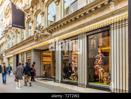 April 2019. London. Ein Blick auf die Dolce und Gabbana Store auf der Bond Street in London. Stockfoto