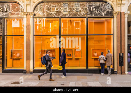 April 2019. London. Ein Blick auf die Bulgari Store auf der Bond Street in London. Stockfoto