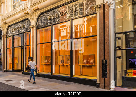 April 2019. London. Ein Blick auf die Bulgari Store auf der Bond Street in London. Stockfoto