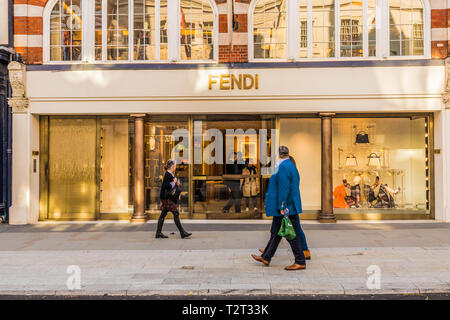 April 2019. London. Ein Blick auf die Fendi Store auf der Bond Street in London. Stockfoto