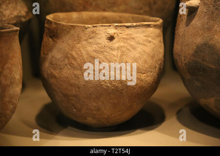 Urnen für Kinder. 1950-1550 v. Chr.. Alciante, Spanien. Archäologisches Museum von Katalonien. Barcelona. Spanien. Stockfoto