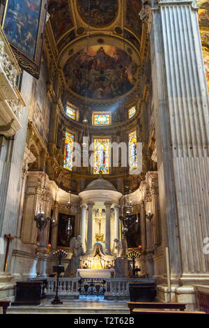 Genua, Italien - Oktober 15, 2018: das Innere der Kathedrale von Saint Lawrence, Duomo di Genova Stockfoto