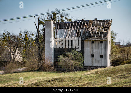 Verlassenes Haus Hoia Baciu - Haunted Forest, Rumänien, ein Ort, wo Sie viele merkwürdige Geschichten und Happenings entdecken Stockfoto