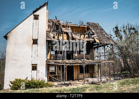 Verlassenes Haus Hoia Baciu - Haunted Forest, Rumänien, ein Ort, wo Sie viele merkwürdige Geschichten und Happenings entdecken Stockfoto