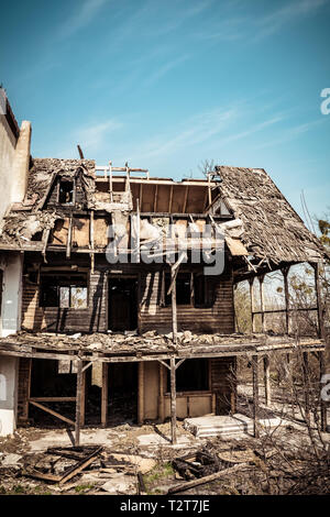 Verlassenes Haus Hoia Baciu - Haunted Forest, Rumänien, ein Ort, wo Sie viele merkwürdige Geschichten und Happenings entdecken Stockfoto