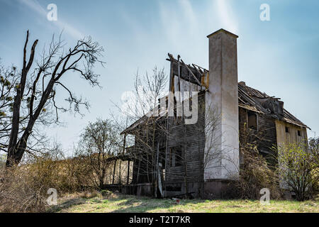 Verlassenes Haus Hoia Baciu - Haunted Forest, Rumänien, ein Ort, wo Sie viele merkwürdige Geschichten und Happenings entdecken Stockfoto