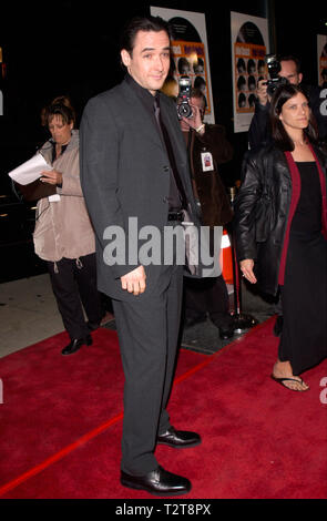 LOS ANGELES, Ca. März 23, 2000: Schauspieler John CUSACK bei der Weltpremiere seines neuen Films "High Fidelity" am El Capitan Theatre, Hollywood. © Paul Smith/Featureflash Stockfoto