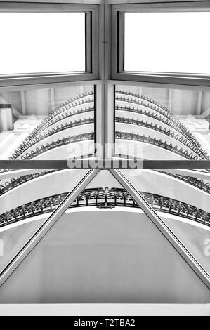 Moderne Architektur aus Stahl und Glas Stockfoto
