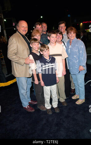 LOS ANGELES, Ca. 29. März 2000: Schauspieler Dennis Franz & Familie am Los Angeles Premiere von Dreamworks Animationsfilm "Der Weg nach El Dorado." © Paul Smith/Featureflash Stockfoto