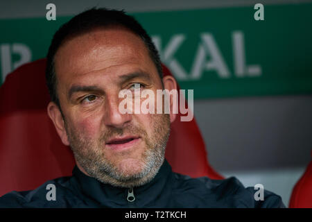 München, Deutschland. 03 Apr, 2019. Frank Schmidt, HDH Headcoach, halbe Größe, Porträt, FC BAYERN MÜNCHEN - 1.FC Heidenheim 5-4 DFB-Pokal, DFB-Pokal, München, April 03, 2019 Saison 2018/2019, Fussball, München, Viertelfinale, Viertelfinale © Peter Schatz/Alamy leben Nachrichten Stockfoto