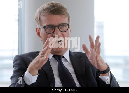 Berlin, Deutschland. 03 Apr, 2019. Ronald Pofalla, Leiter Infrastruktur Officer der Deutschen Bahn, spricht in einem Interview mit der Deutschen Presseagentur. Quelle: Wolfgang Kumm/dpa/Alamy leben Nachrichten Stockfoto