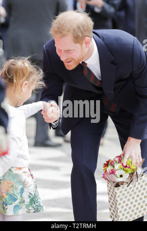 Guildhall, London, UK. 4. Apr 2019. Seine Königliche Hoheit, Prinz Harry, der Herzog von Sussex verlassen den zwölften Jahresbericht der Oberbürgermeisterin der Großen Curry Mittagessen in Hilfe der drei nationalen Service Nächstenliebe: ABF der Soldaten Nächstenliebe, die Royal Navy und Royal Marines Nächstenliebe und der Royal Air Force Benevolent Fund. Quelle: Chris Aubrey/Alamy leben Nachrichten Stockfoto