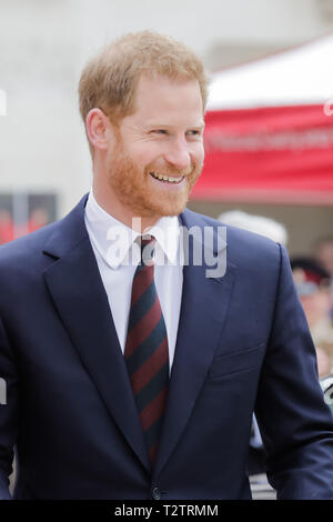 Guildhall, London, UK. 4. Apr 2019. Seine Königliche Hoheit, Prinz Harry, der Herzog von Sussex verlassen den zwölften Jahresbericht der Oberbürgermeisterin der Großen Curry Mittagessen in Hilfe der drei nationalen Service Nächstenliebe: ABF der Soldaten Nächstenliebe, die Royal Navy und Royal Marines Nächstenliebe und der Royal Air Force Benevolent Fund. Quelle: Chris Aubrey/Alamy leben Nachrichten Stockfoto