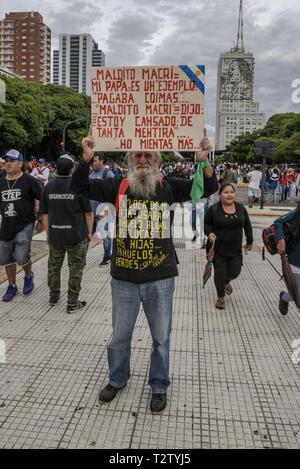 April 4, 2019 - massive Proteste gegen reg. Politik und der wirtschaftlichen Krise. (Bild: © maximiliano RamosZUMA Draht) Stockfoto