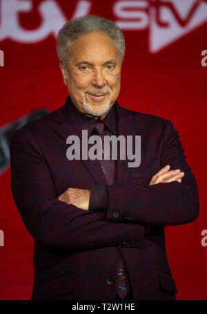 Tom Jones nimmt Die Stimme de Final 2019 photocall in Elstree Studios in Borehamwood, England. Stockfoto