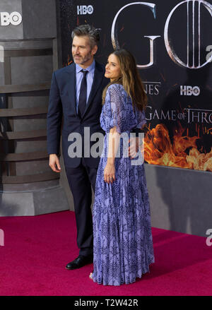 New York, NY - 3. April 2019: David Benioff, Amanda Peet besuchen HBO Spiel der Throne letzte Saison Premiere auf der Radion City Music Hall Stockfoto