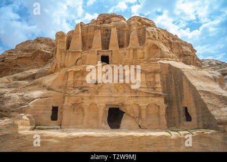 Obelisk Grab, Nabatäische Denkmal in Petra, Jordanien Stockfoto