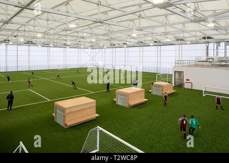 Ansicht der 3G-Sportplatz. Leuchtfeuer, Sunderland, Großbritannien. Architekt: FaulknerBrowns, 2019. Stockfoto