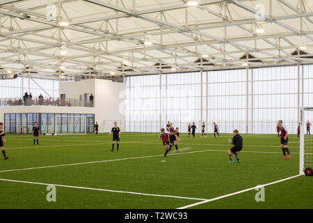 Ansicht der 3G-Sportplatz. Leuchtfeuer, Sunderland, Großbritannien. Architekt: FaulknerBrowns, 2019. Stockfoto