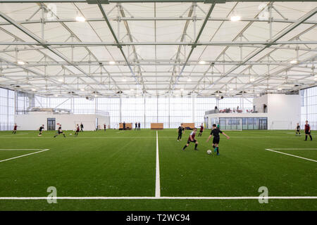 Ansicht der 3G-Sportplatz. Leuchtfeuer, Sunderland, Großbritannien. Architekt: FaulknerBrowns, 2019. Stockfoto