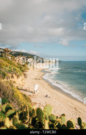 Blick auf den Strand von Treasure Island Park, in Laguna Beach, Orange County, Kalifornien Stockfoto